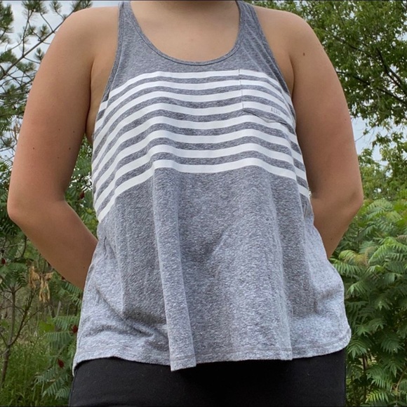 Flowy grey and white striped tank top from Aeropostale - Picture 2 of 4
